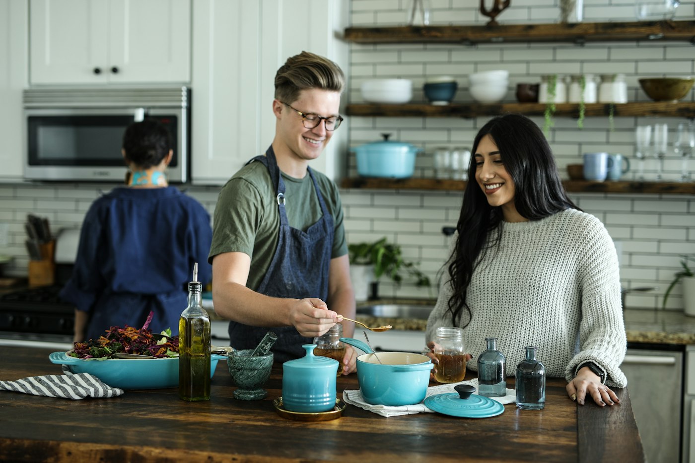 Hosting Neighbours Without Stressing the Kitchen